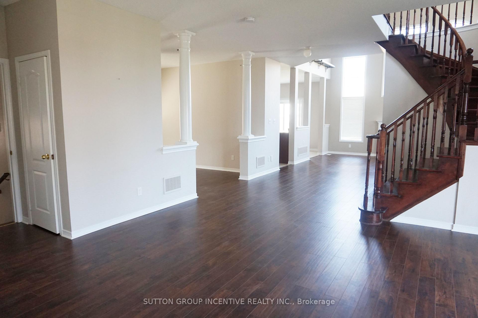 Photo 6 of 30 Charlemagne Avenue, Barrie, Innis-Shore — HOMEH