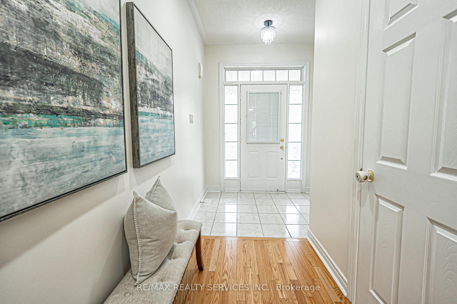 Photo 5 of 84 Gower Crescent, Brampton, Sandringham-Wellington — HOMEH