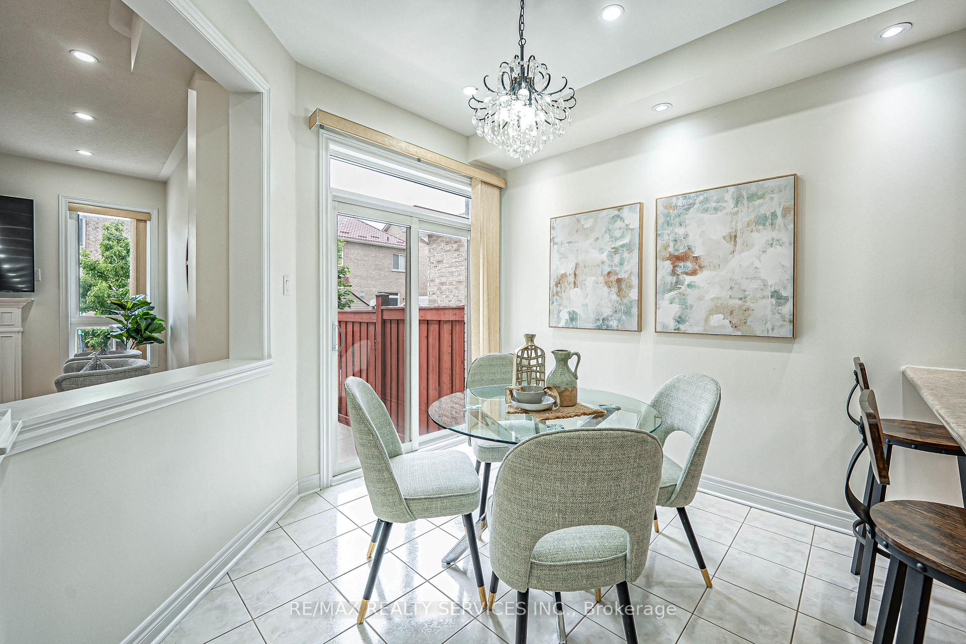 Photo 18 of 84 Gower Crescent, Brampton, Sandringham-Wellington — HOMEH