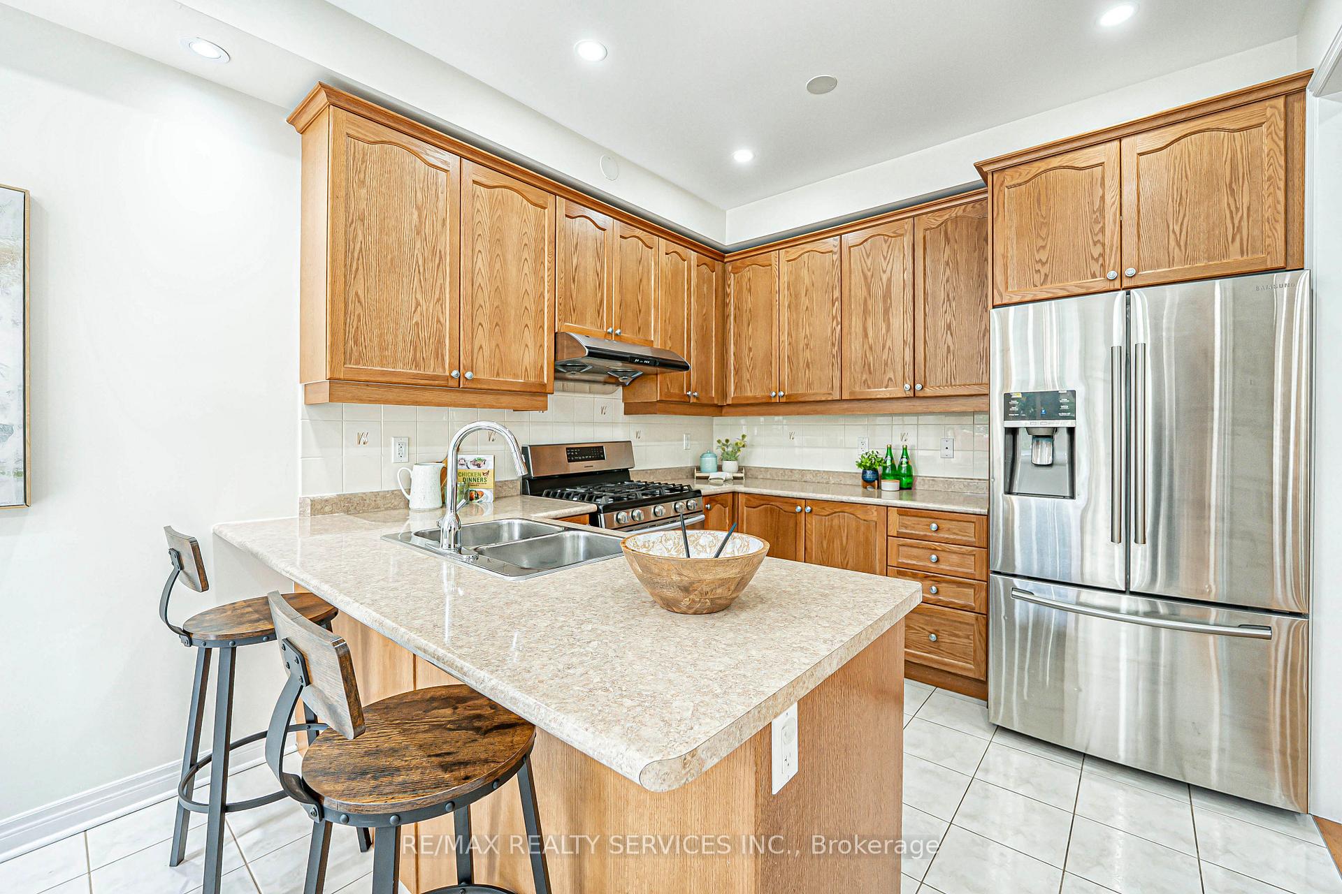 Photo 22 of 84 Gower Crescent, Brampton, Sandringham-Wellington — HOMEH