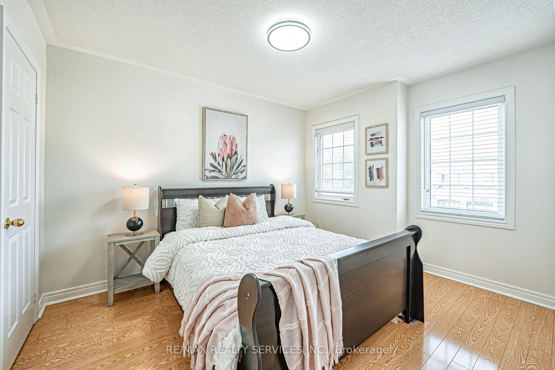 Photo 32 of 84 Gower Crescent, Brampton, Sandringham-Wellington — HOMEH