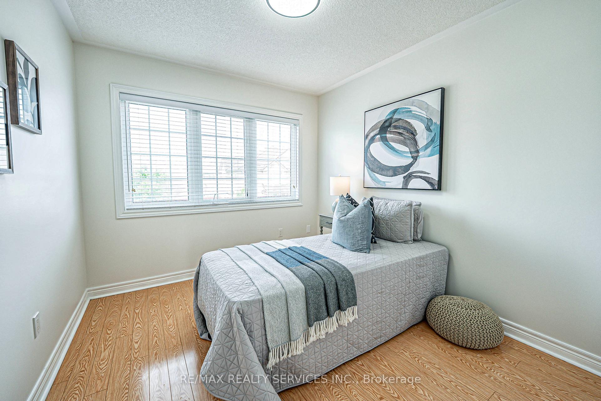 Photo 34 of 84 Gower Crescent, Brampton, Sandringham-Wellington — HOMEH