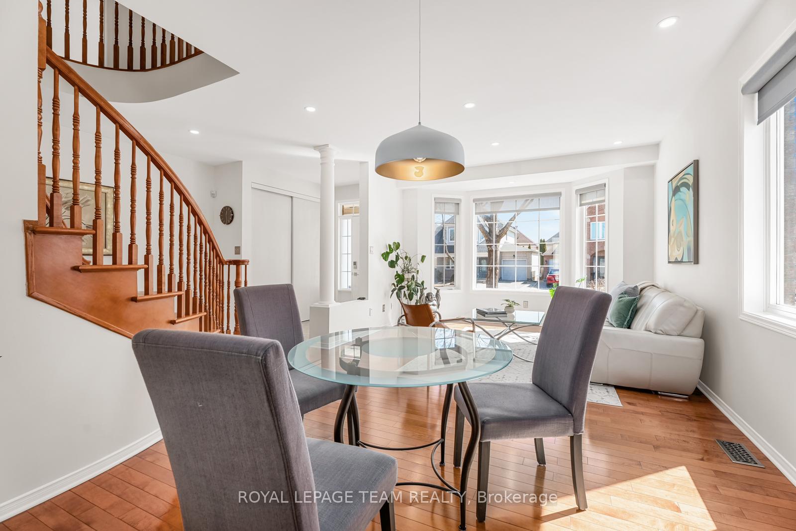 Photo 6 of 126 Cresthaven Drive, Ottawa, Barrhaven East — HOMEH