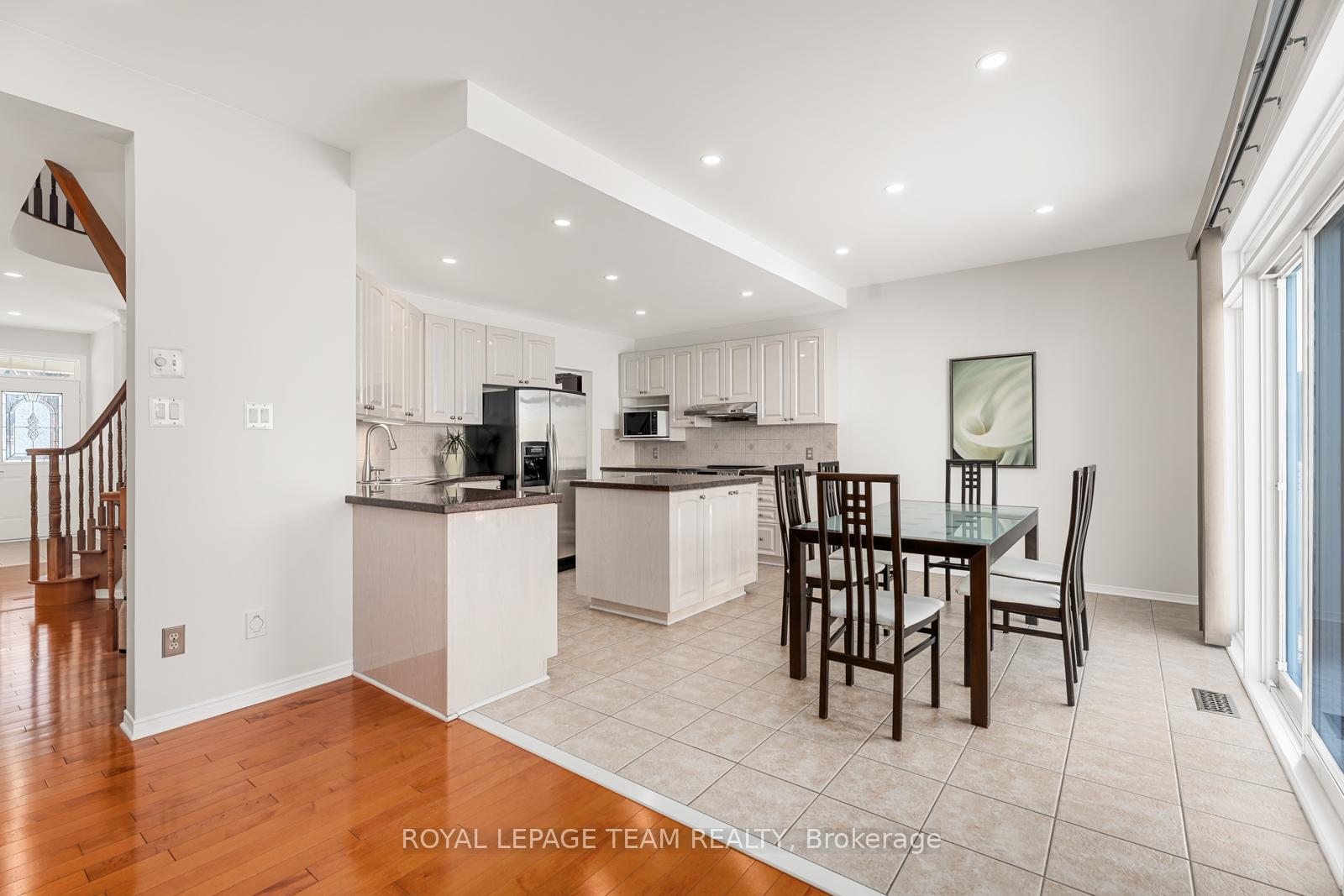 Photo 10 of 126 Cresthaven Drive, Ottawa, Barrhaven East — HOMEH