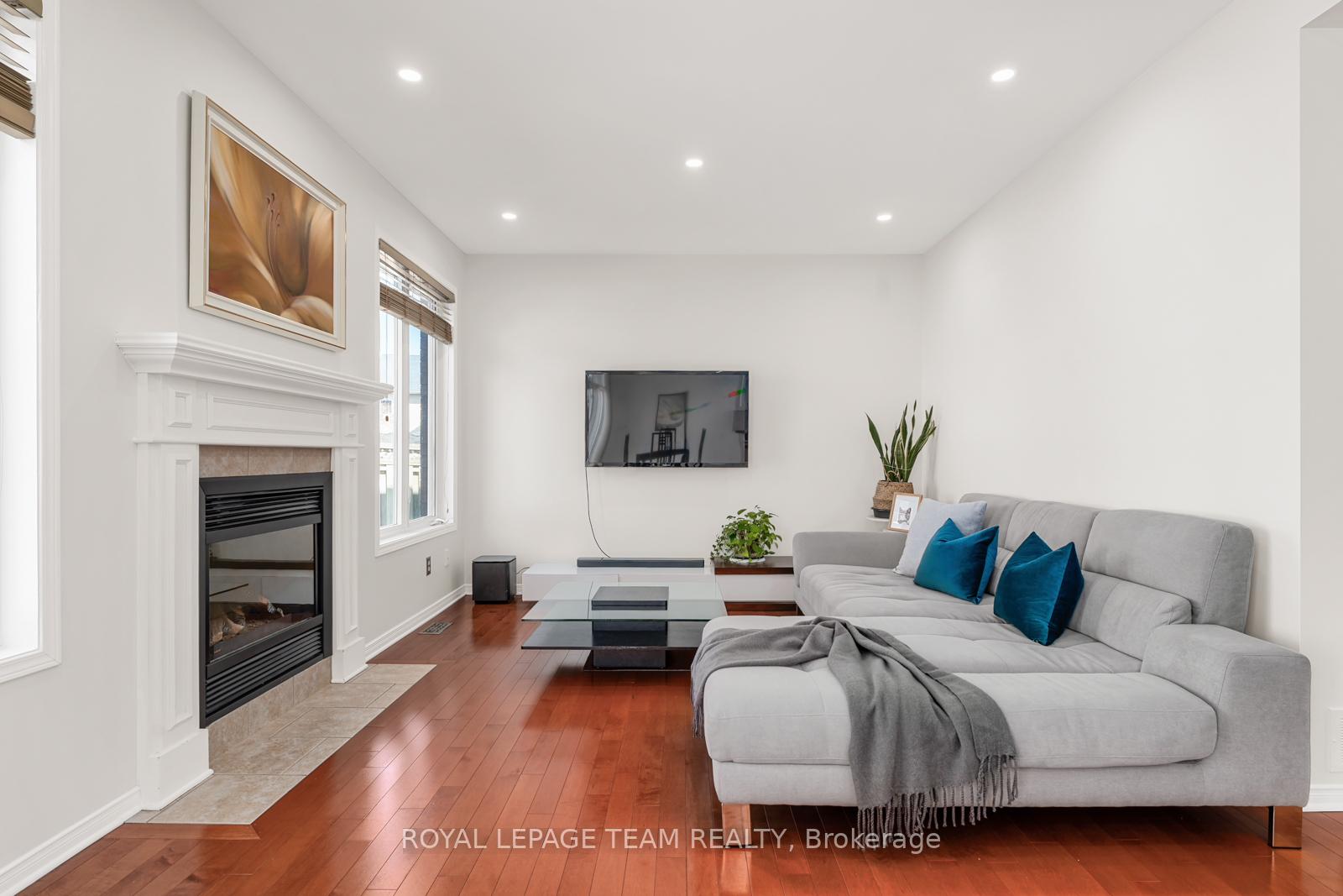 Photo 12 of 126 Cresthaven Drive, Ottawa, Barrhaven East — HOMEH