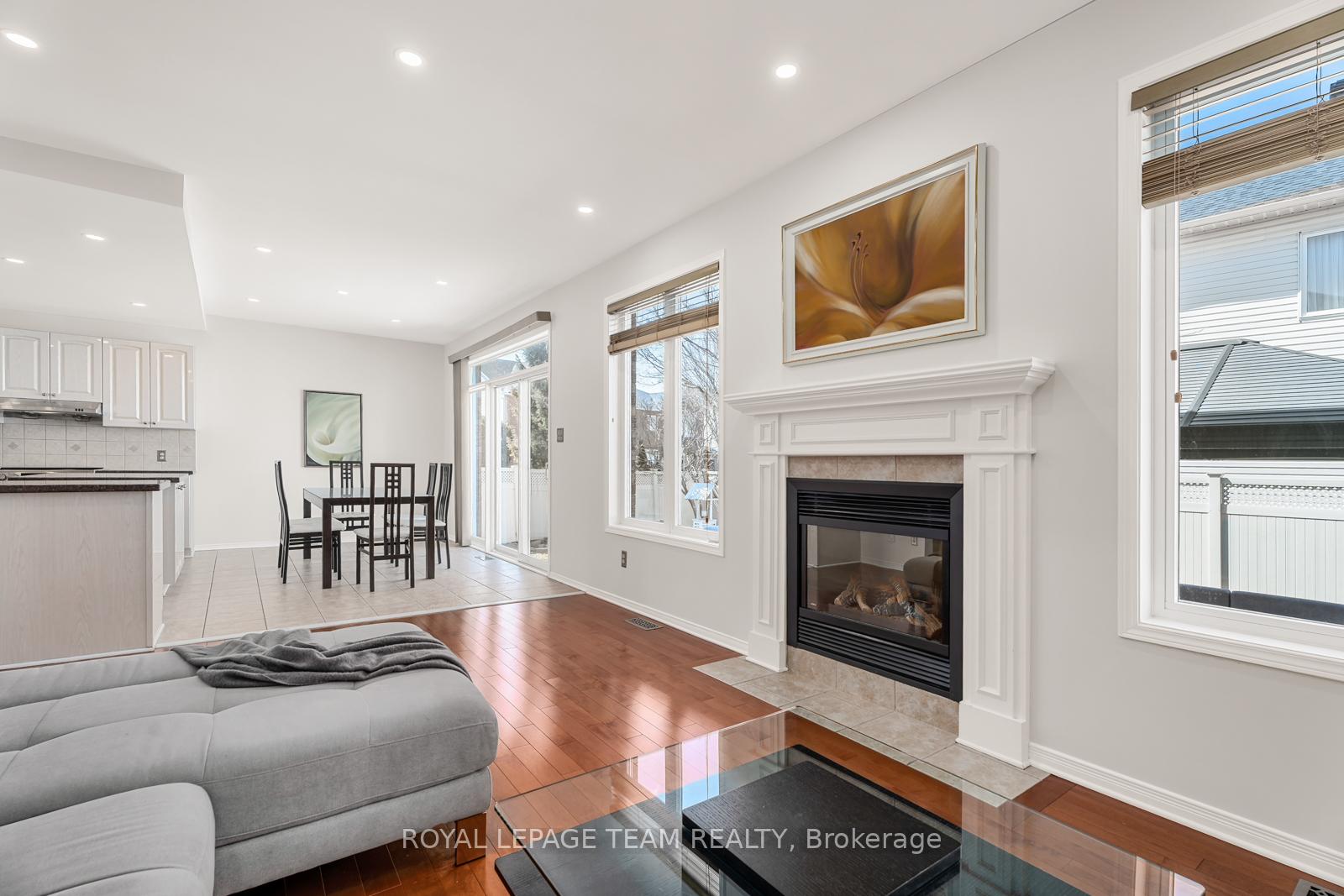 Photo 13 of 126 Cresthaven Drive, Ottawa, Barrhaven East — HOMEH