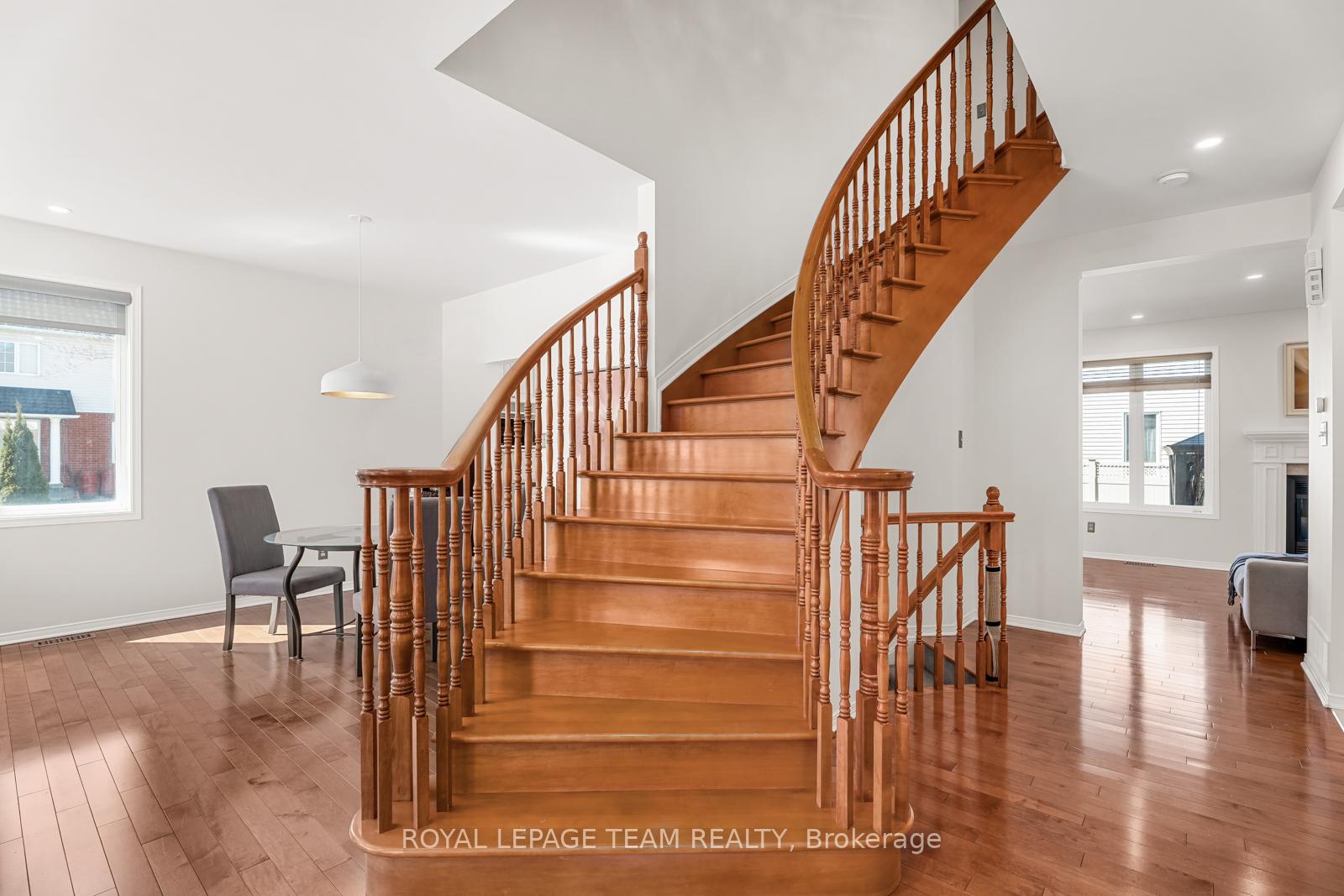 Photo 15 of 126 Cresthaven Drive, Ottawa, Barrhaven East — HOMEH