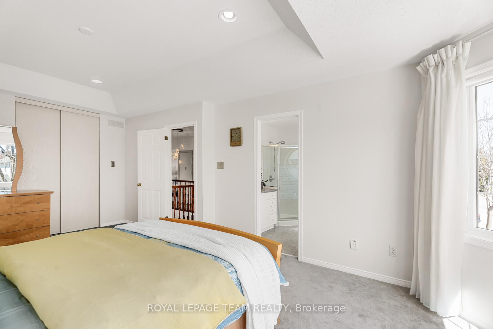 Photo 19 of 126 Cresthaven Drive, Ottawa, Barrhaven East — HOMEH