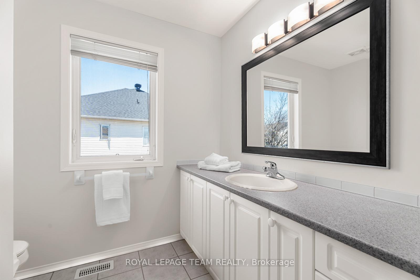 Photo 25 of 126 Cresthaven Drive, Ottawa, Barrhaven East — HOMEH