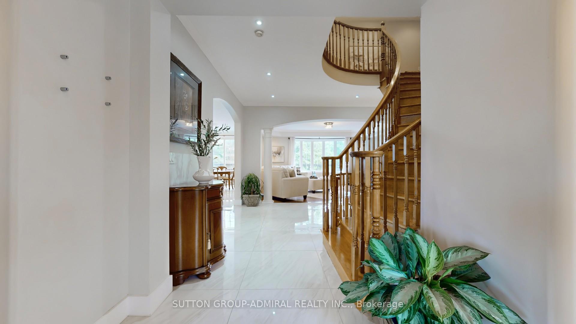 Photo 5 of 46 Richland Crescent, Brampton, Vales of Castlemore — HOMEH