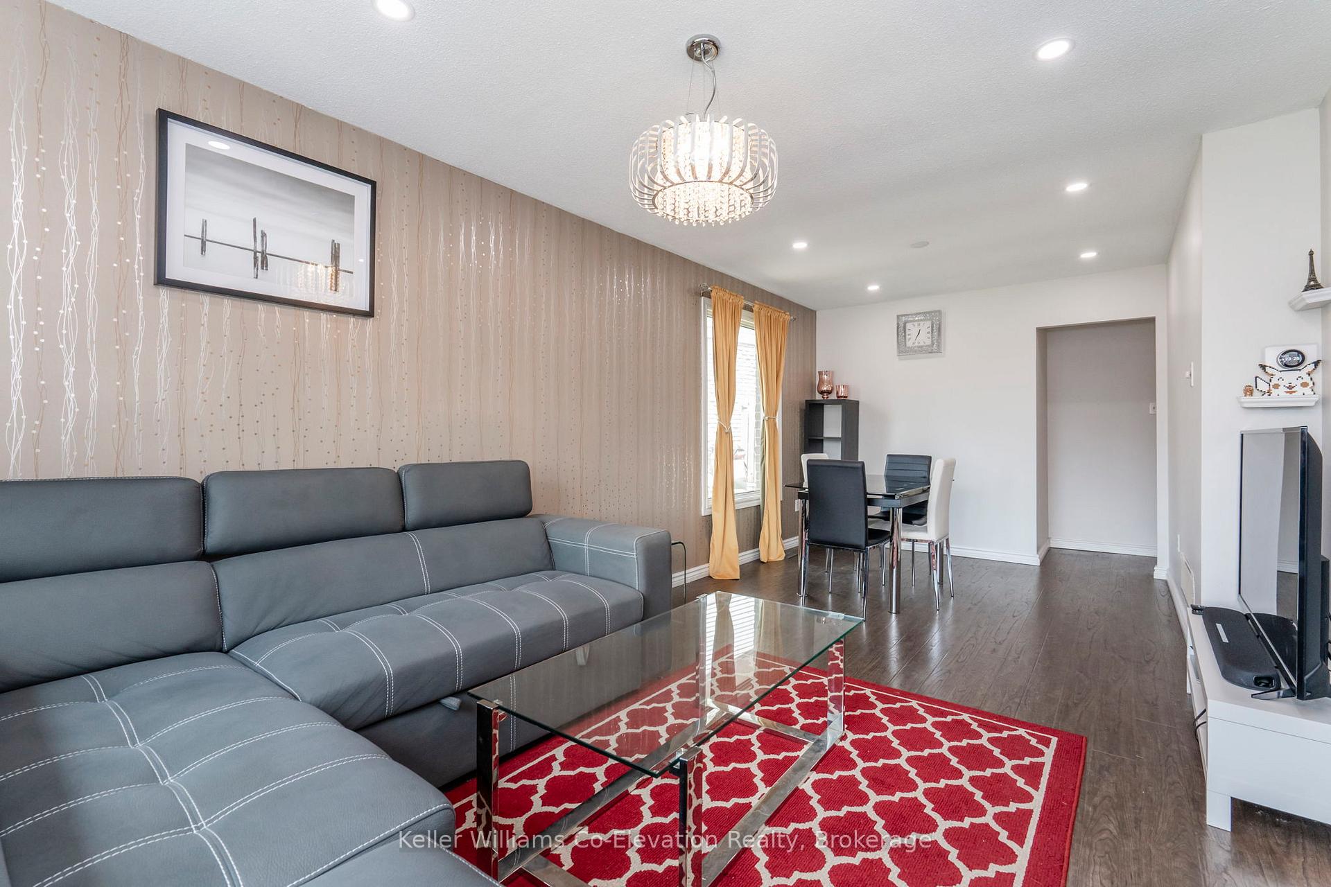 Photo 12 of 25 Fox Run, Barrie, Letitia Heights — HOMEH