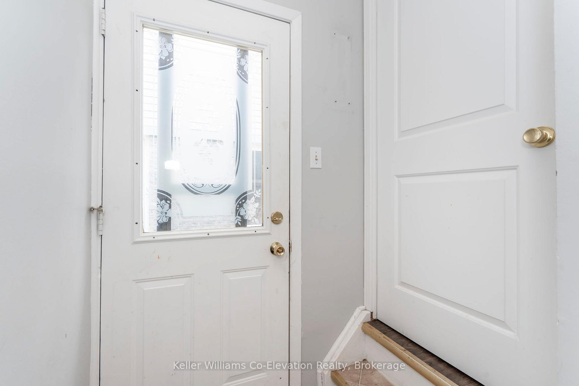 Photo 18 of 25 Fox Run, Barrie, Letitia Heights — HOMEH