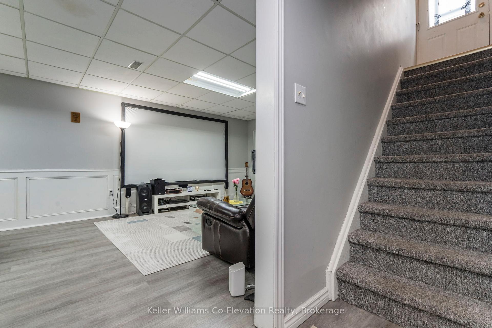 Photo 19 of 25 Fox Run, Barrie, Letitia Heights — HOMEH