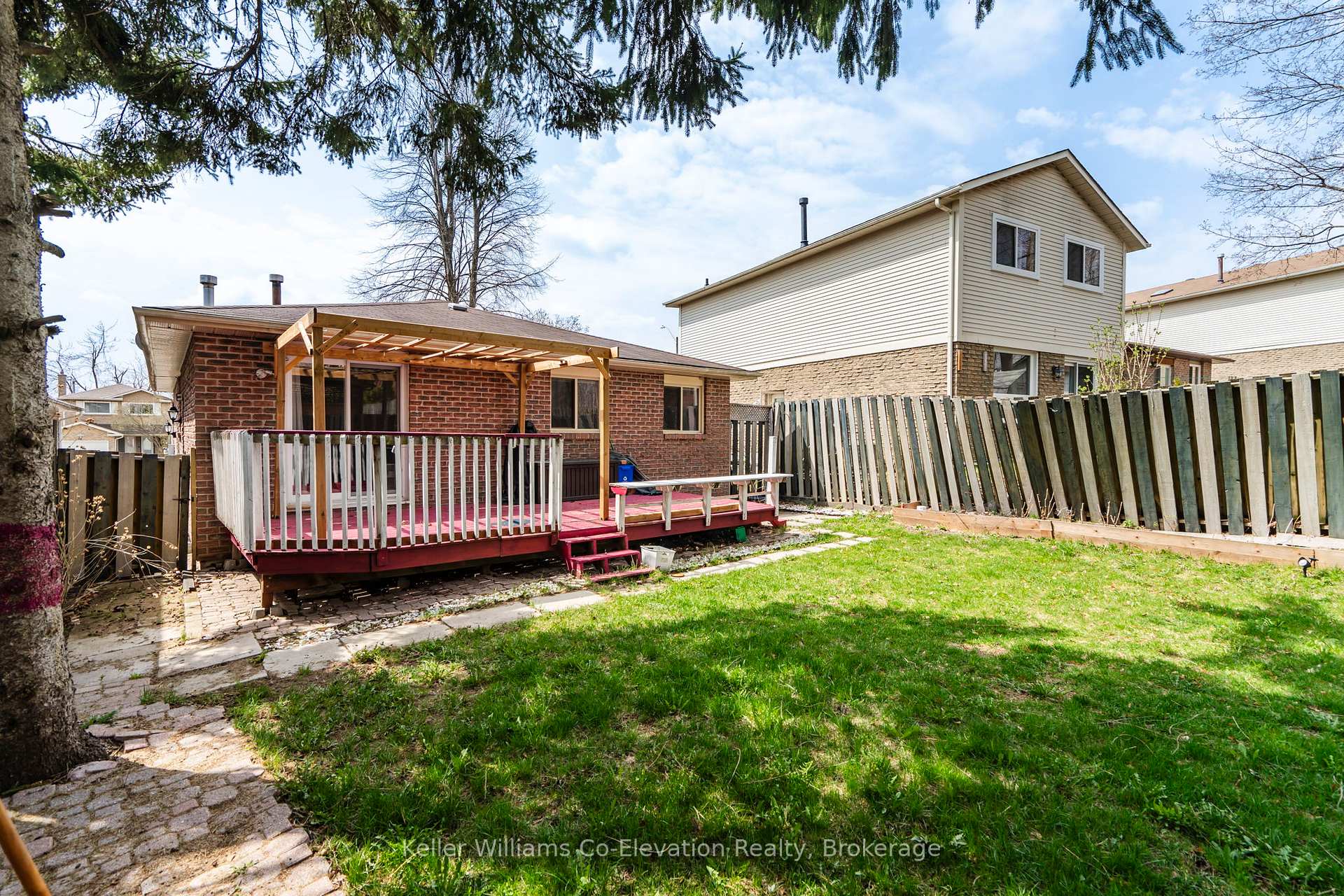 Photo 32 of 25 Fox Run, Barrie, Letitia Heights — HOMEH