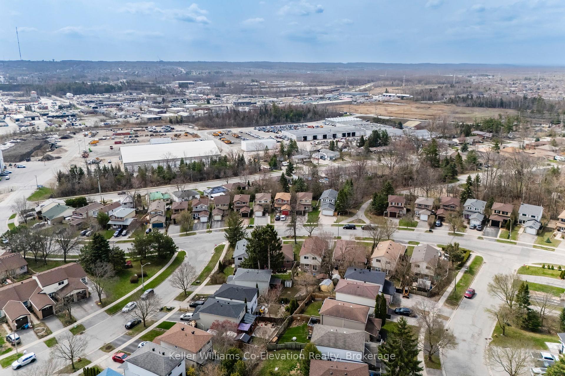 Photo 39 of 25 Fox Run, Barrie, Letitia Heights — HOMEH