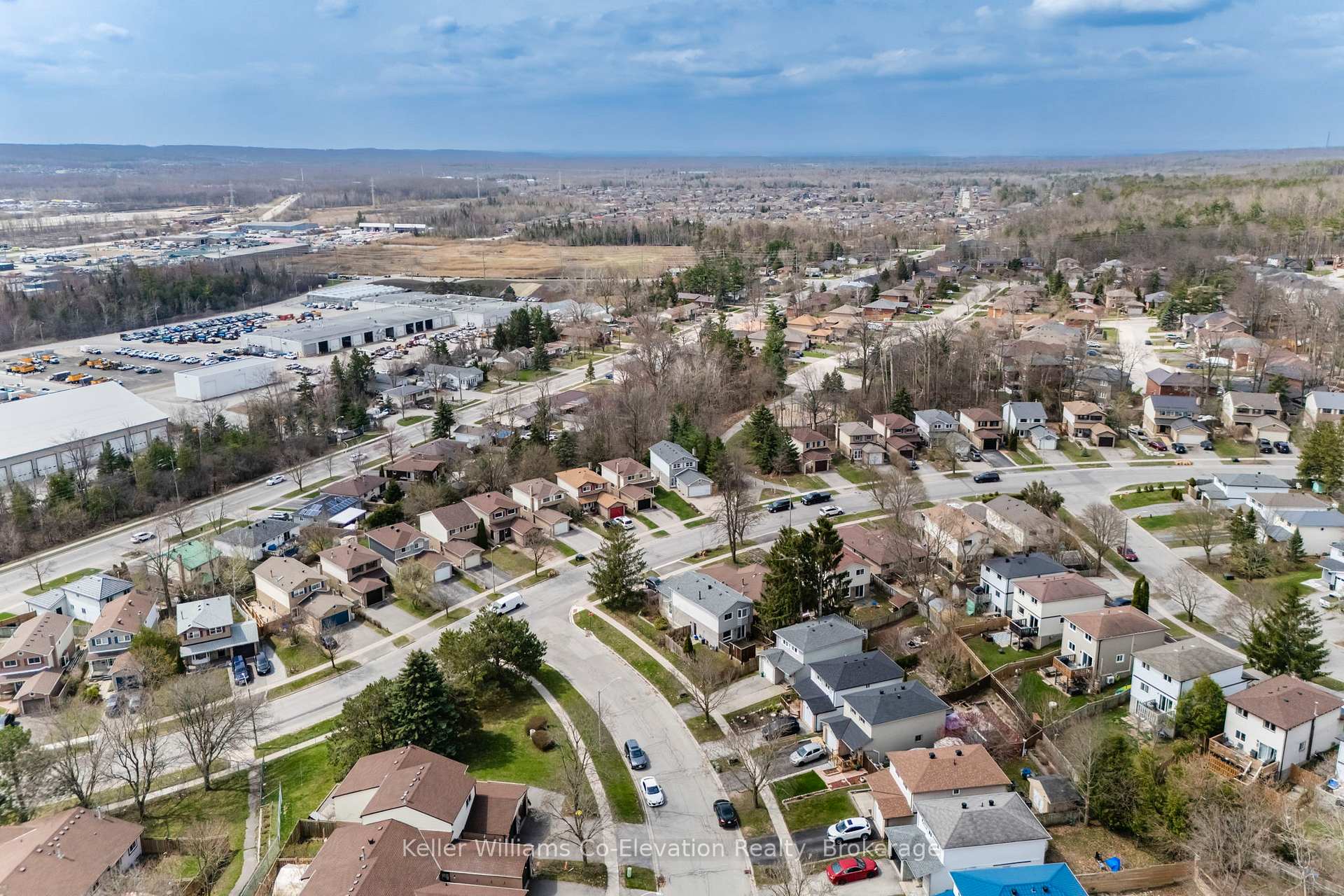Photo 40 of 25 Fox Run, Barrie, Letitia Heights — HOMEH