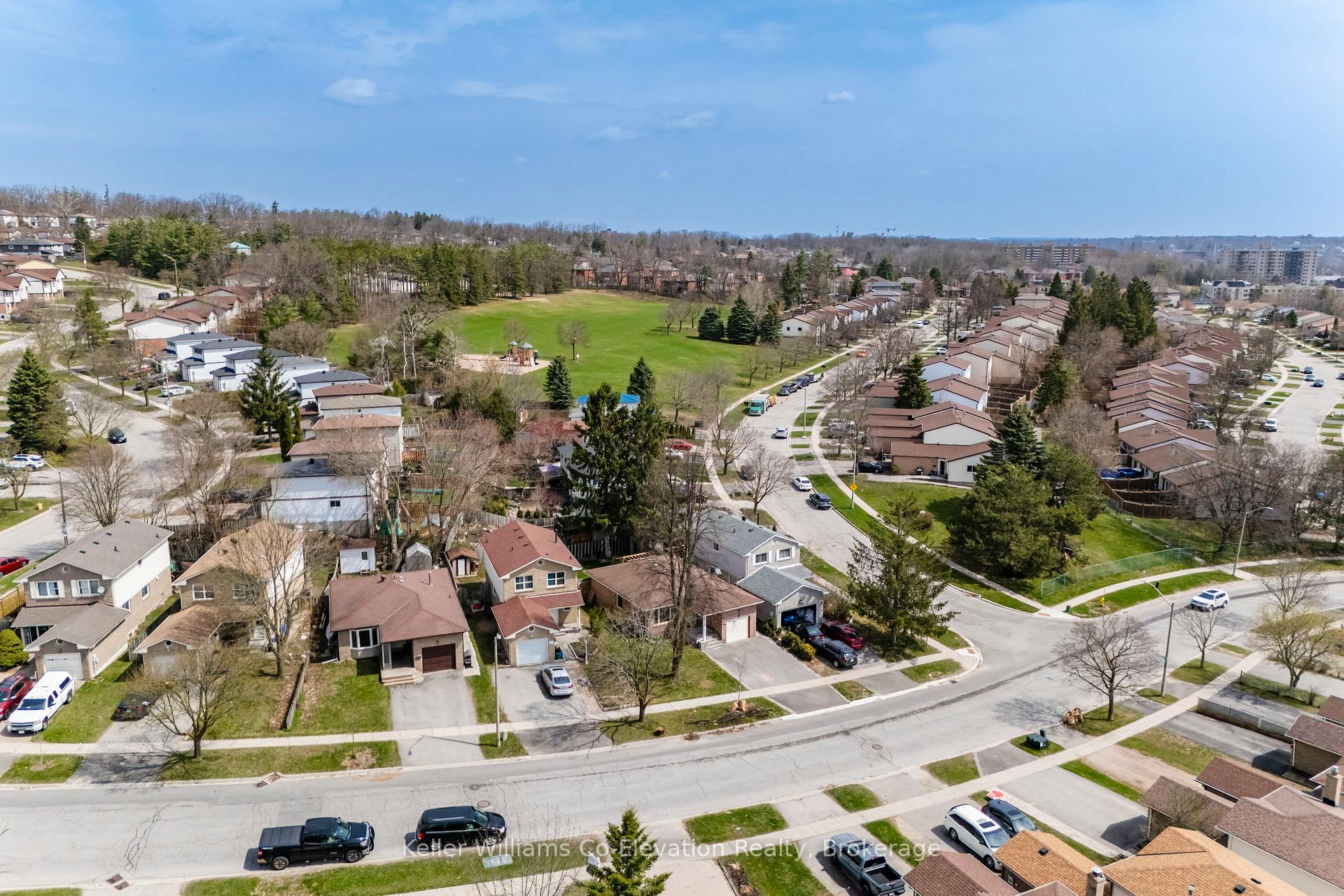 Photo 41 of 25 Fox Run, Barrie, Letitia Heights — HOMEH