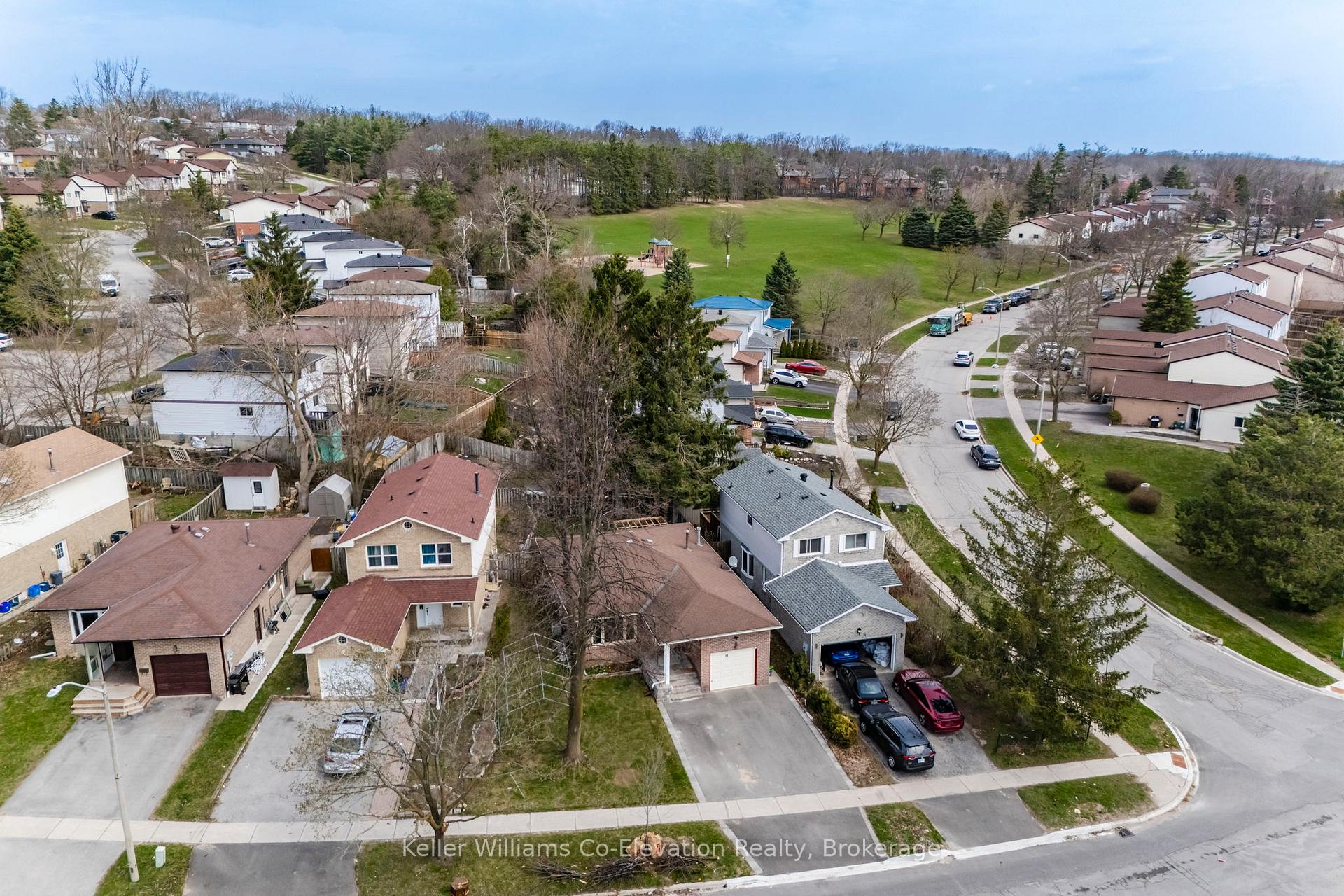 Photo 43 of 25 Fox Run, Barrie, Letitia Heights — HOMEH