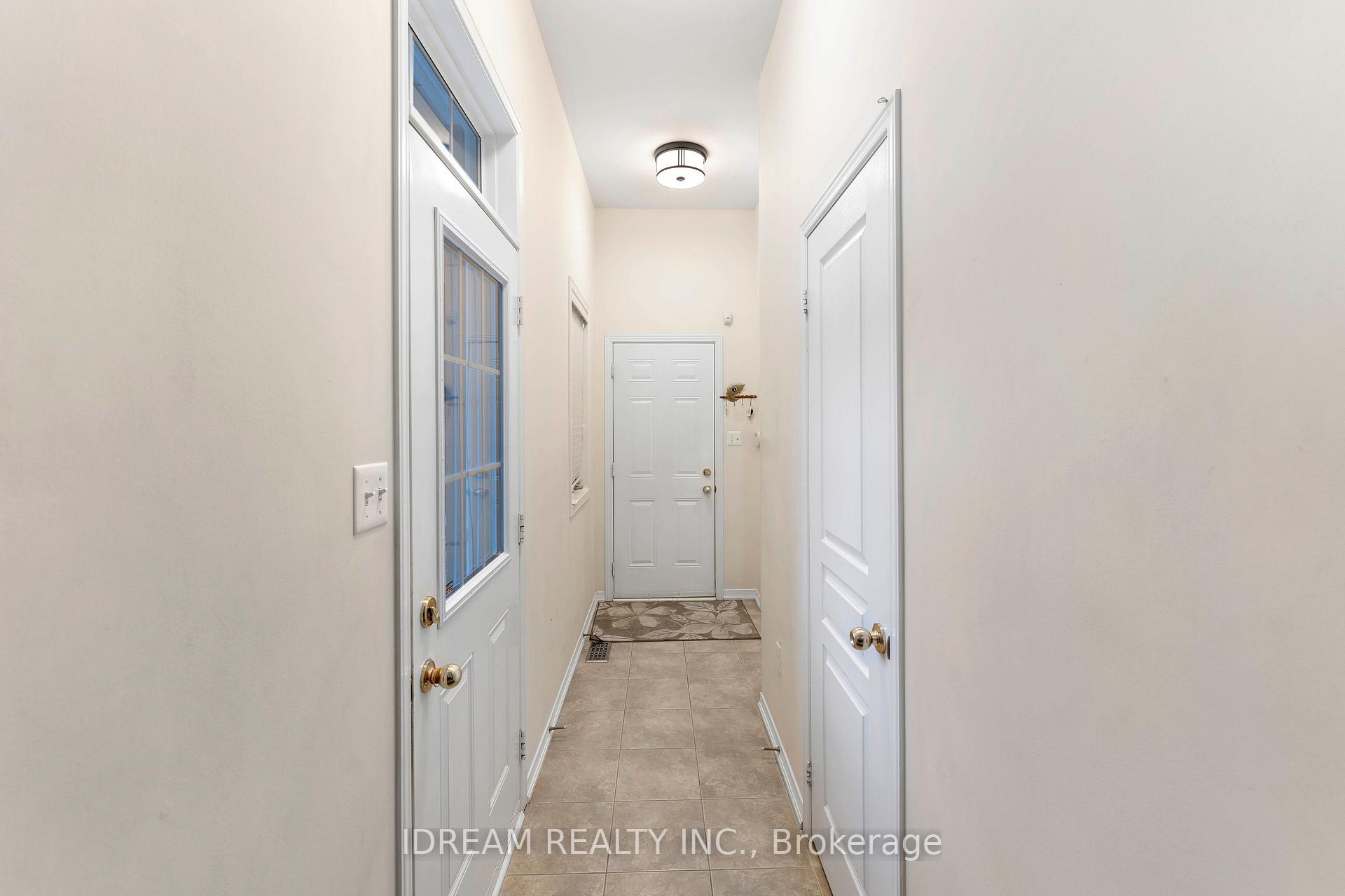Photo 6 of 80 Fallmeadow Circle, Brampton, Credit Valley — HOMEH