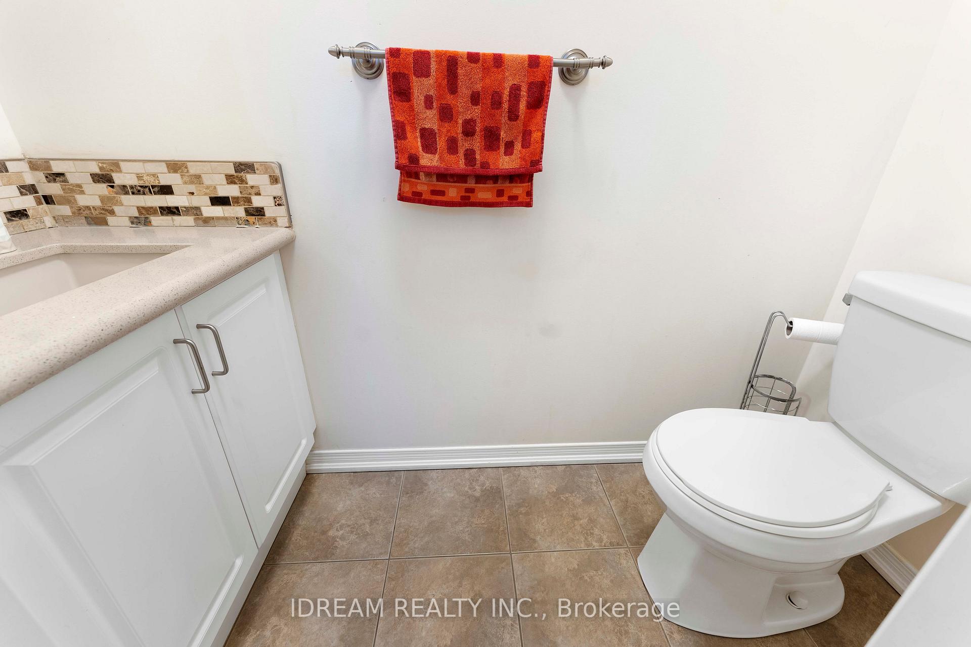 Photo 8 of 80 Fallmeadow Circle, Brampton, Credit Valley — HOMEH