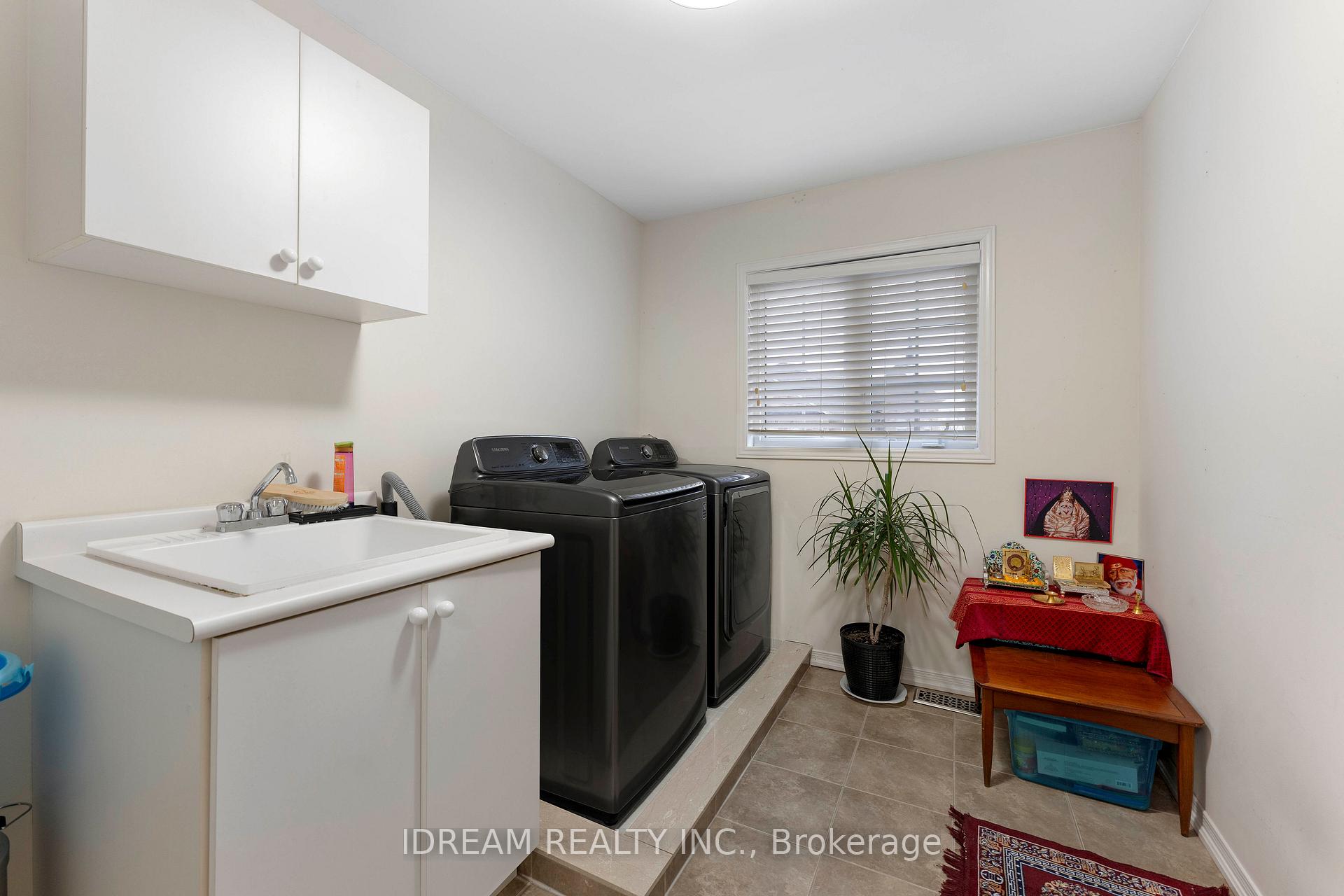 Photo 17 of 80 Fallmeadow Circle, Brampton, Credit Valley — HOMEH