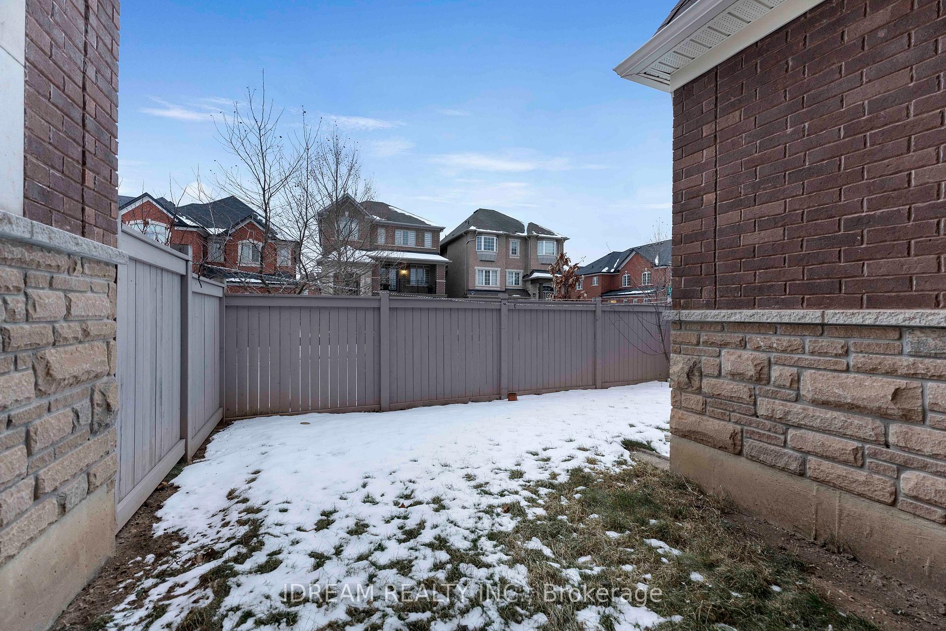 Photo 29 of 80 Fallmeadow Circle, Brampton, Credit Valley — HOMEH