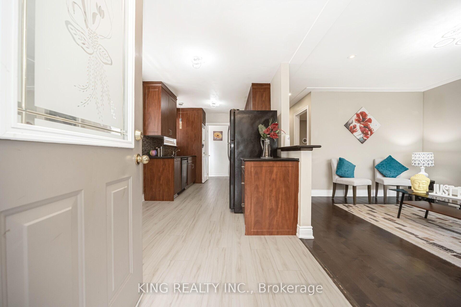 Photo 4 of 26 Davenport Crescent, Brampton, Southgate — HOMEH