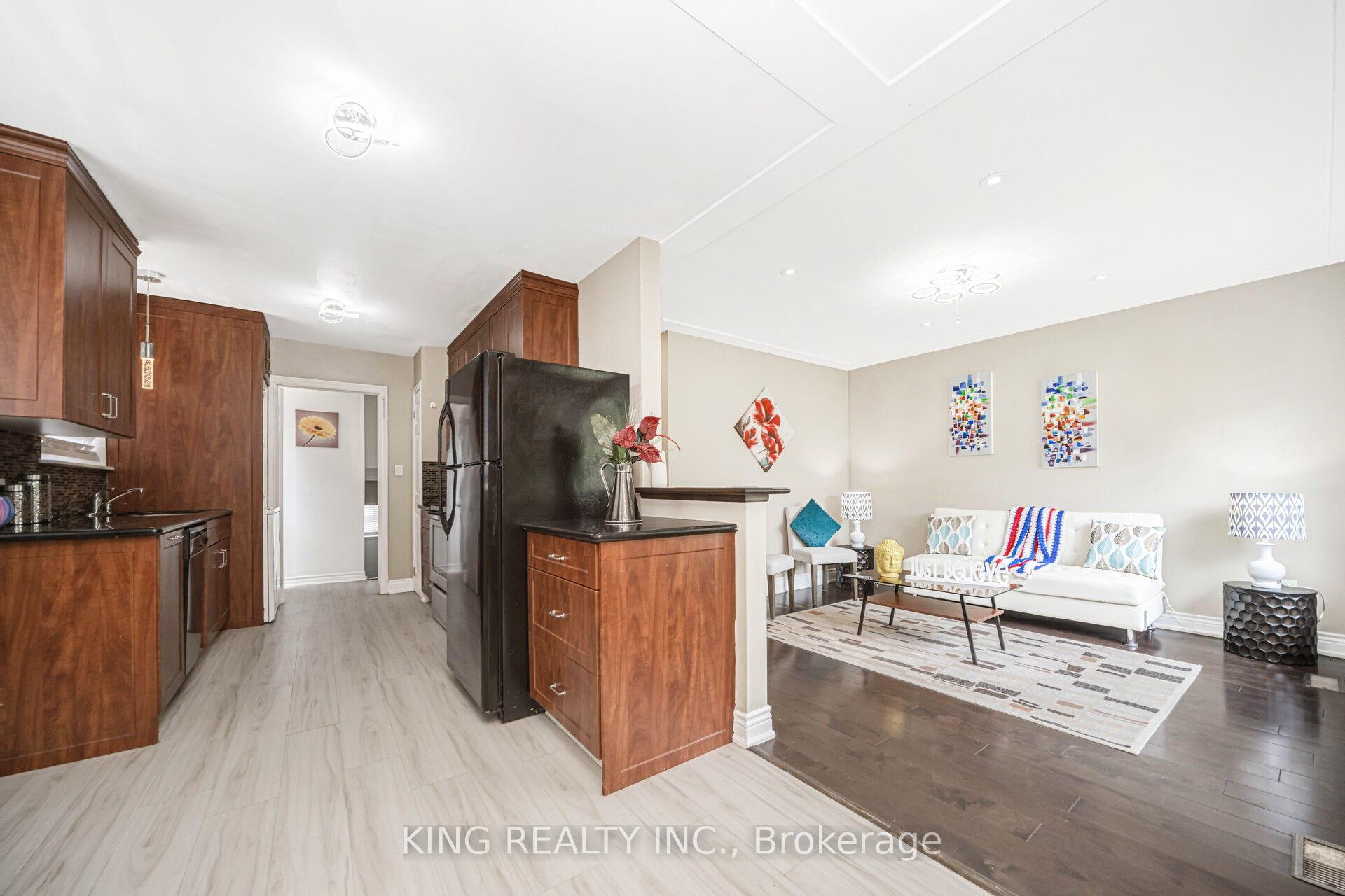 Photo 11 of 26 Davenport Crescent, Brampton, Southgate — HOMEH