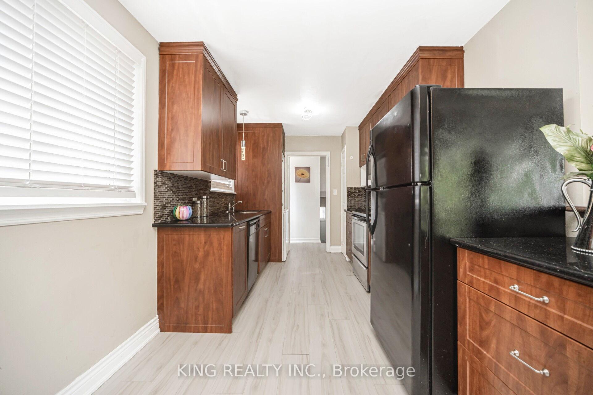 Photo 7 of 26 Davenport Crescent, Brampton, Southgate — HOMEH