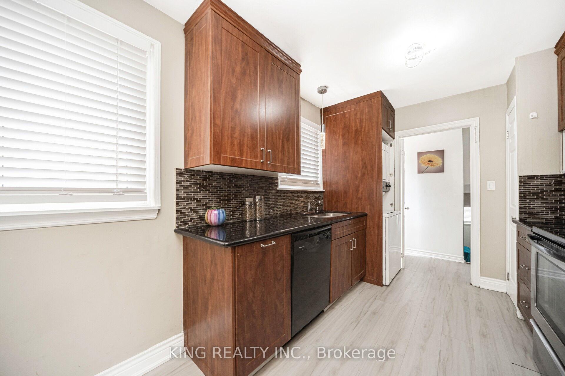 Photo 18 of 26 Davenport Crescent, Brampton, Southgate — HOMEH
