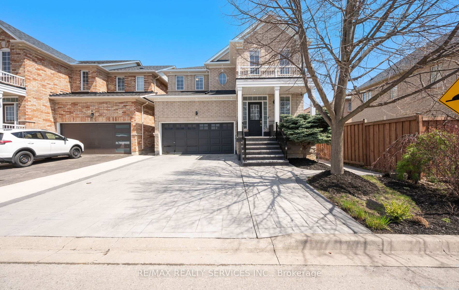 Photo 1 of 3 Beavervalley Drive, Brampton, Fletcher's Meadow — HOMEH