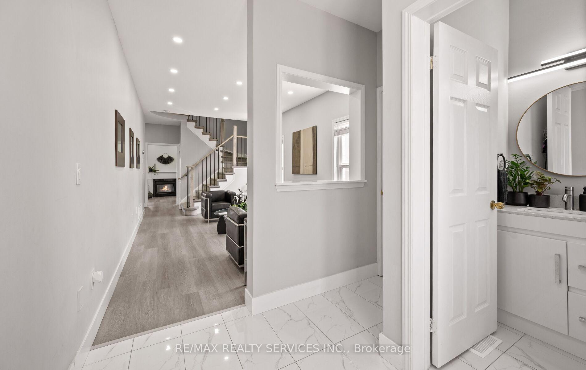 Photo 6 of 3 Beavervalley Drive, Brampton, Fletcher's Meadow — HOMEH
