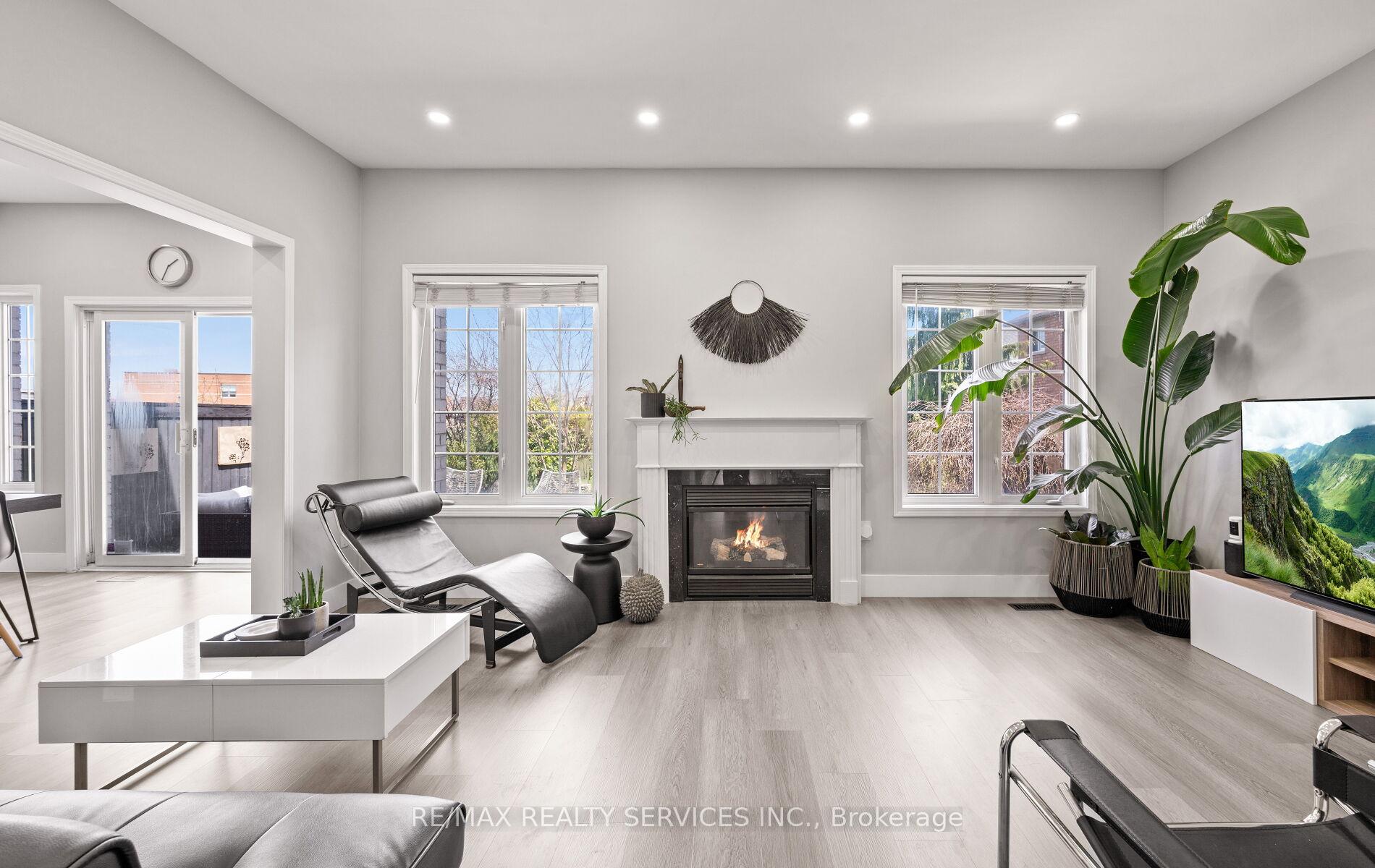 Photo 38 of 3 Beavervalley Drive, Brampton, Fletcher's Meadow — HOMEH