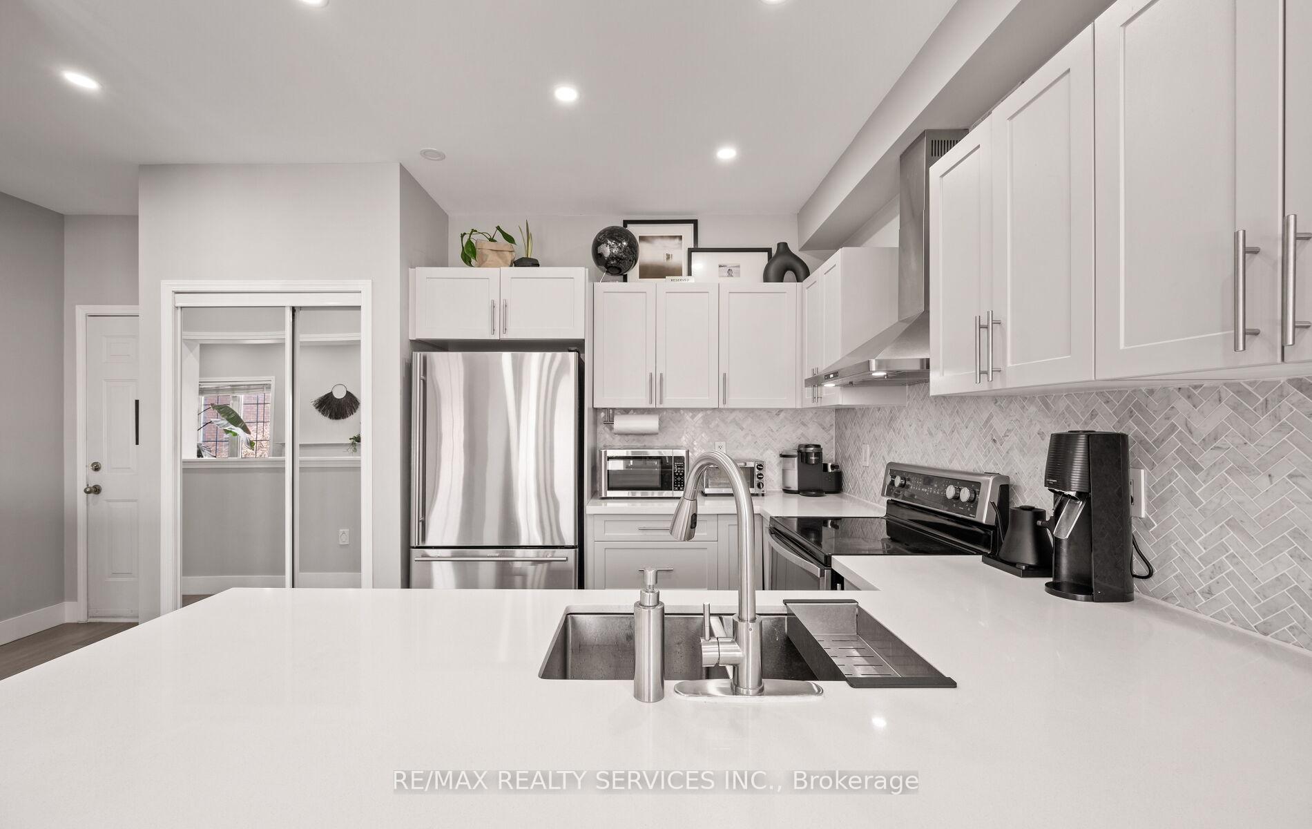 Photo 11 of 3 Beavervalley Drive, Brampton, Fletcher's Meadow — HOMEH