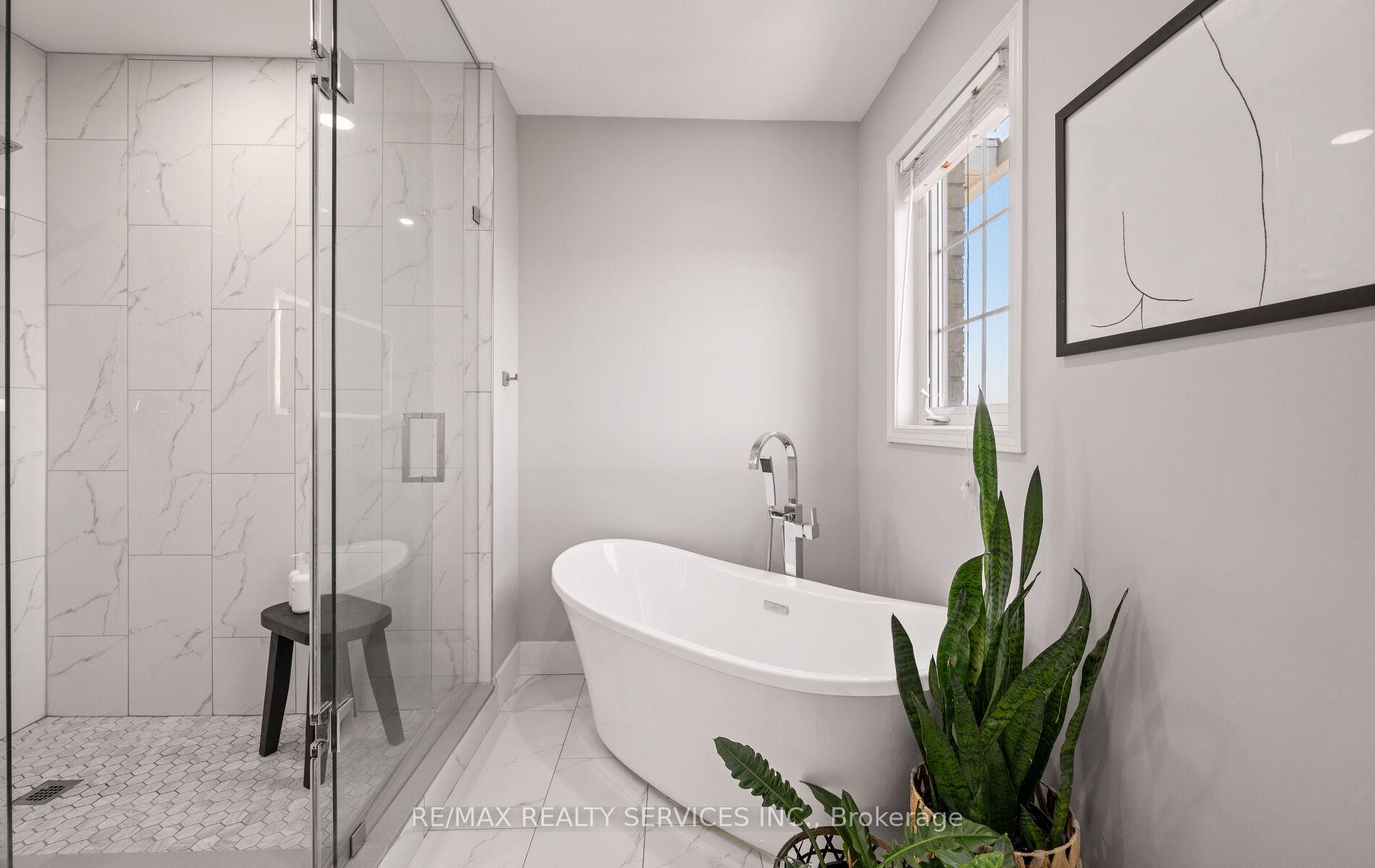 Photo 22 of 3 Beavervalley Drive, Brampton, Fletcher's Meadow — HOMEH