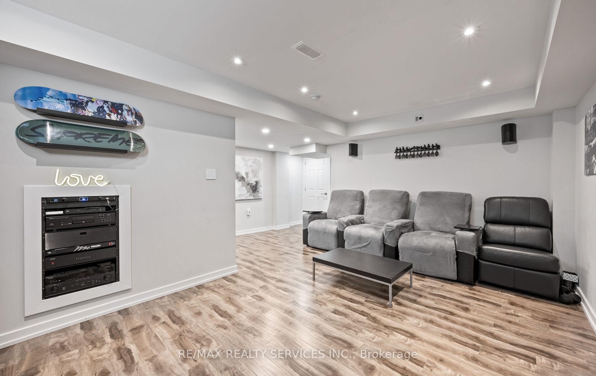 Photo 40 of 3 Beavervalley Drive, Brampton, Fletcher's Meadow — HOMEH