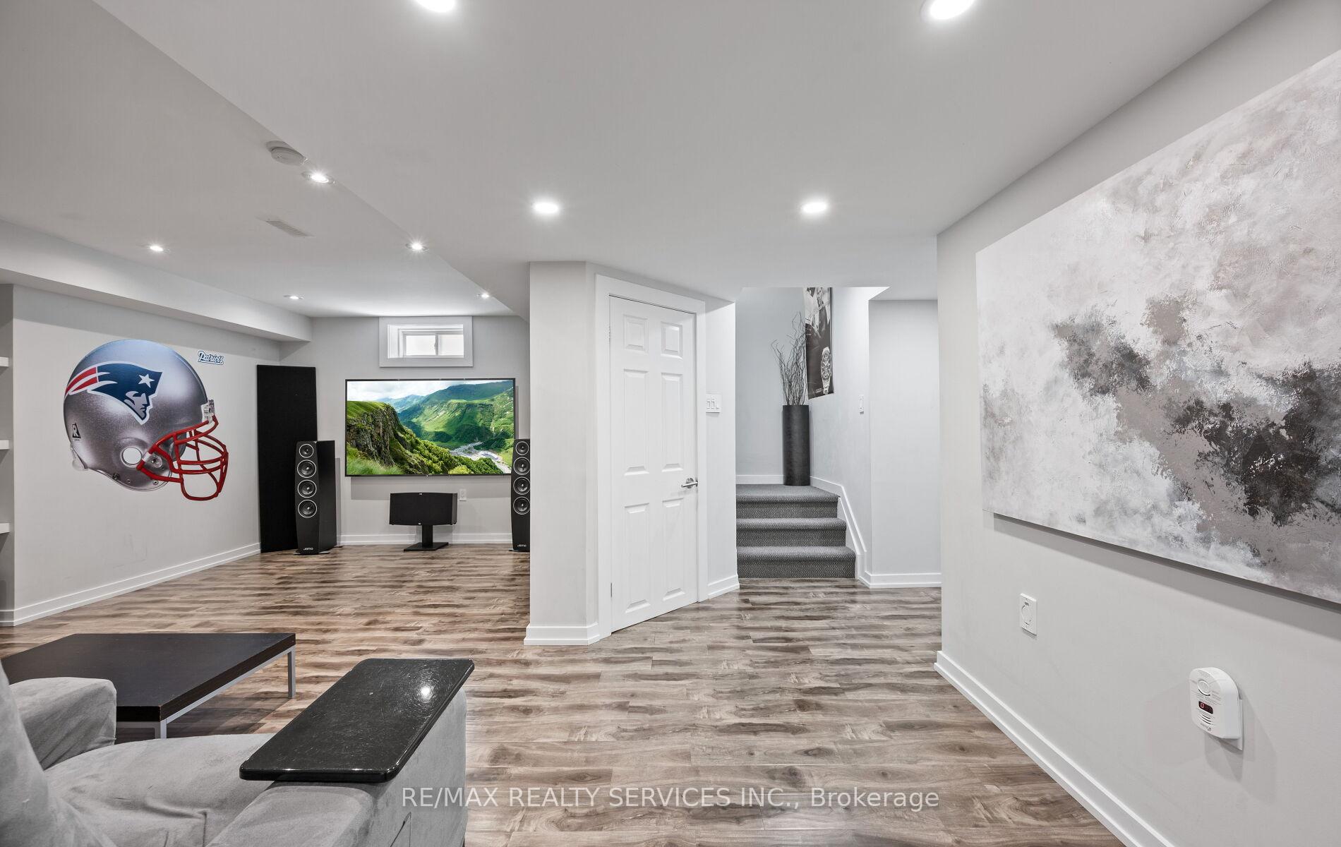 Photo 42 of 3 Beavervalley Drive, Brampton, Fletcher's Meadow — HOMEH