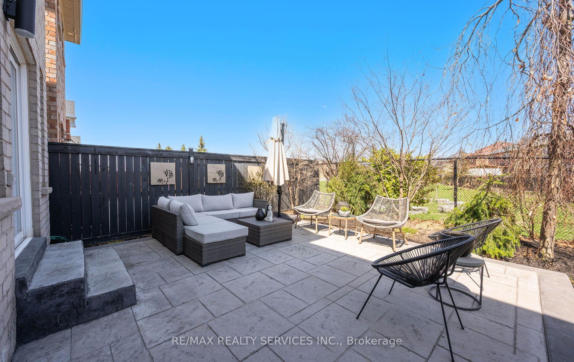 Photo 36 of 3 Beavervalley Drive, Brampton, Fletcher's Meadow — HOMEH