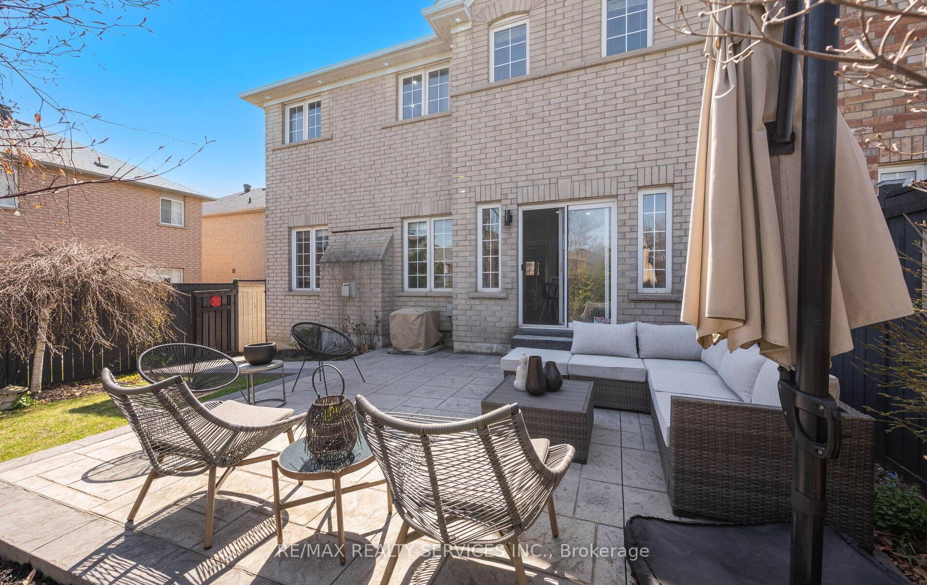 Photo 37 of 3 Beavervalley Drive, Brampton, Fletcher's Meadow — HOMEH