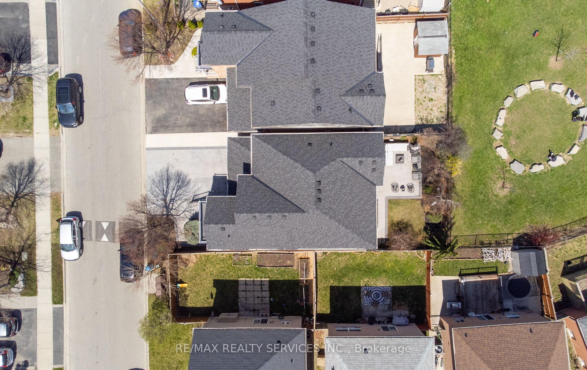 Photo 35 of 3 Beavervalley Drive, Brampton, Fletcher's Meadow — HOMEH