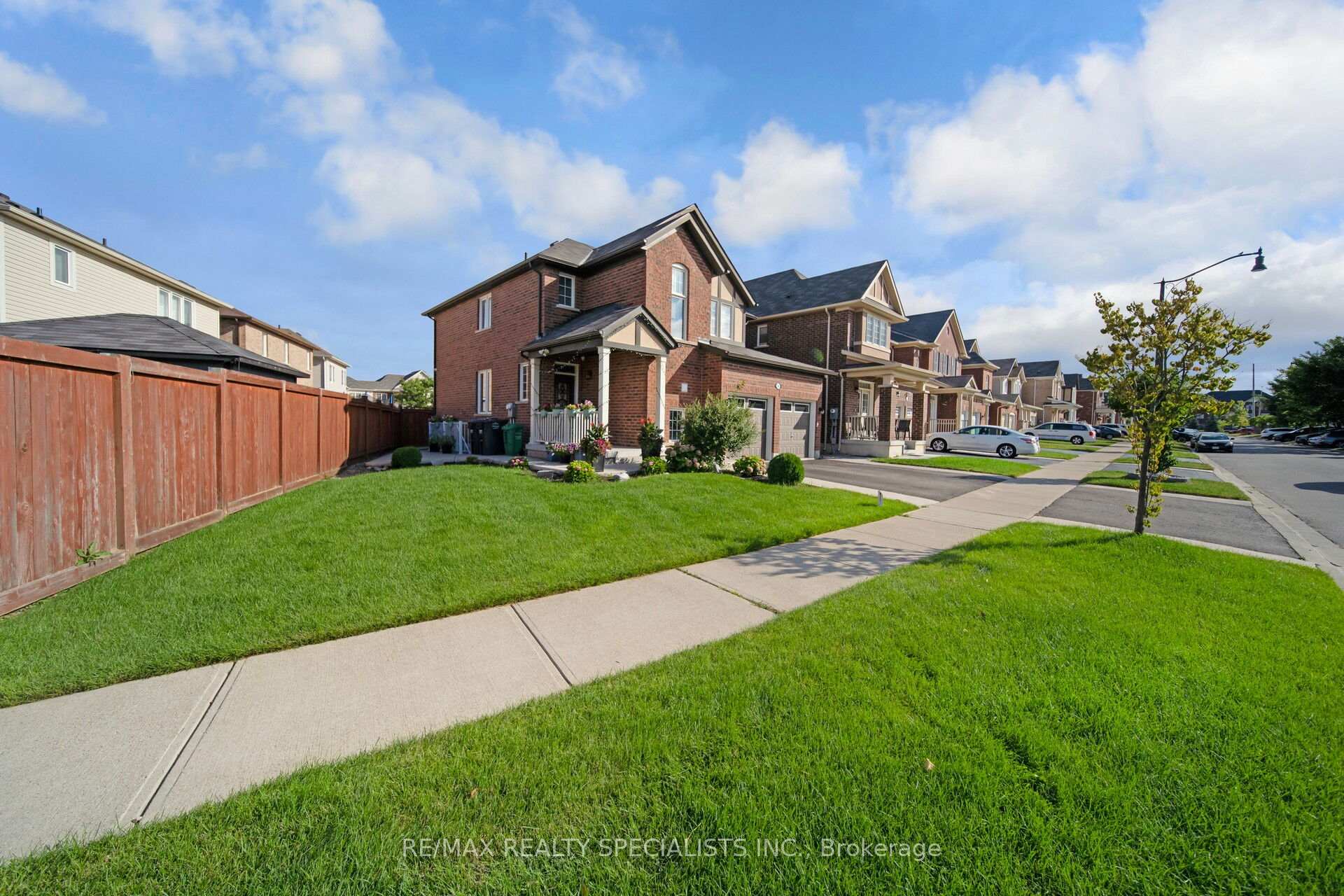 Photo 4 of 4 Stedford Crescent, Brampton, Northwest Brampton — HOMEH