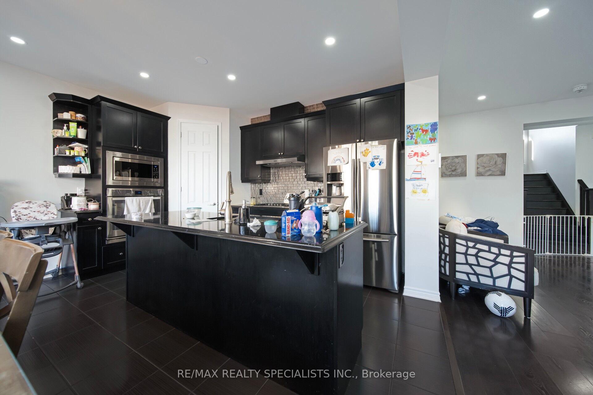 Photo 12 of 4 Stedford Crescent, Brampton, Northwest Brampton — HOMEH