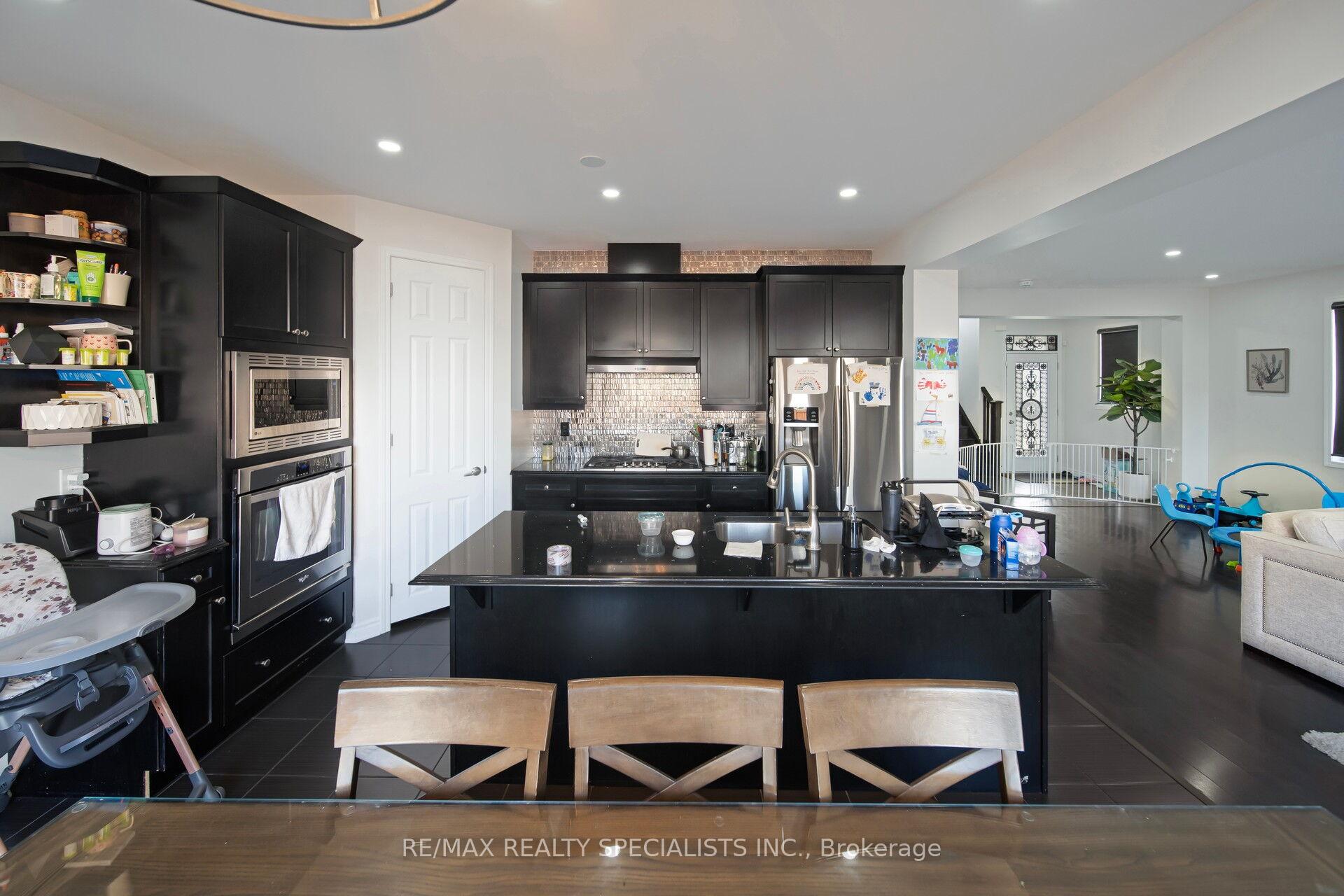 Photo 13 of 4 Stedford Crescent, Brampton, Northwest Brampton — HOMEH
