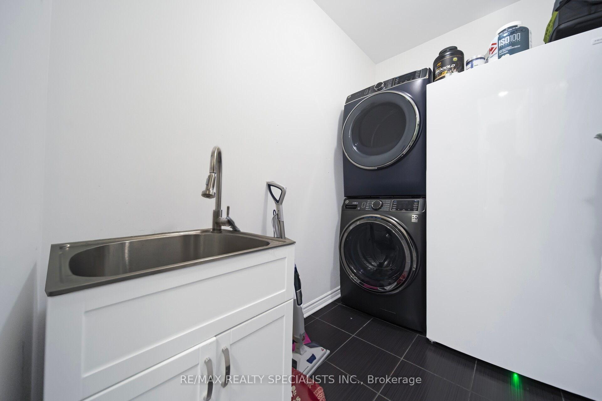 Photo 17 of 4 Stedford Crescent, Brampton, Northwest Brampton — HOMEH