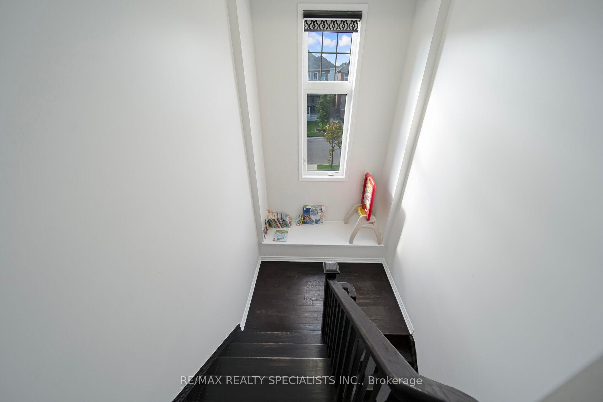 Photo 18 of 4 Stedford Crescent, Brampton, Northwest Brampton — HOMEH