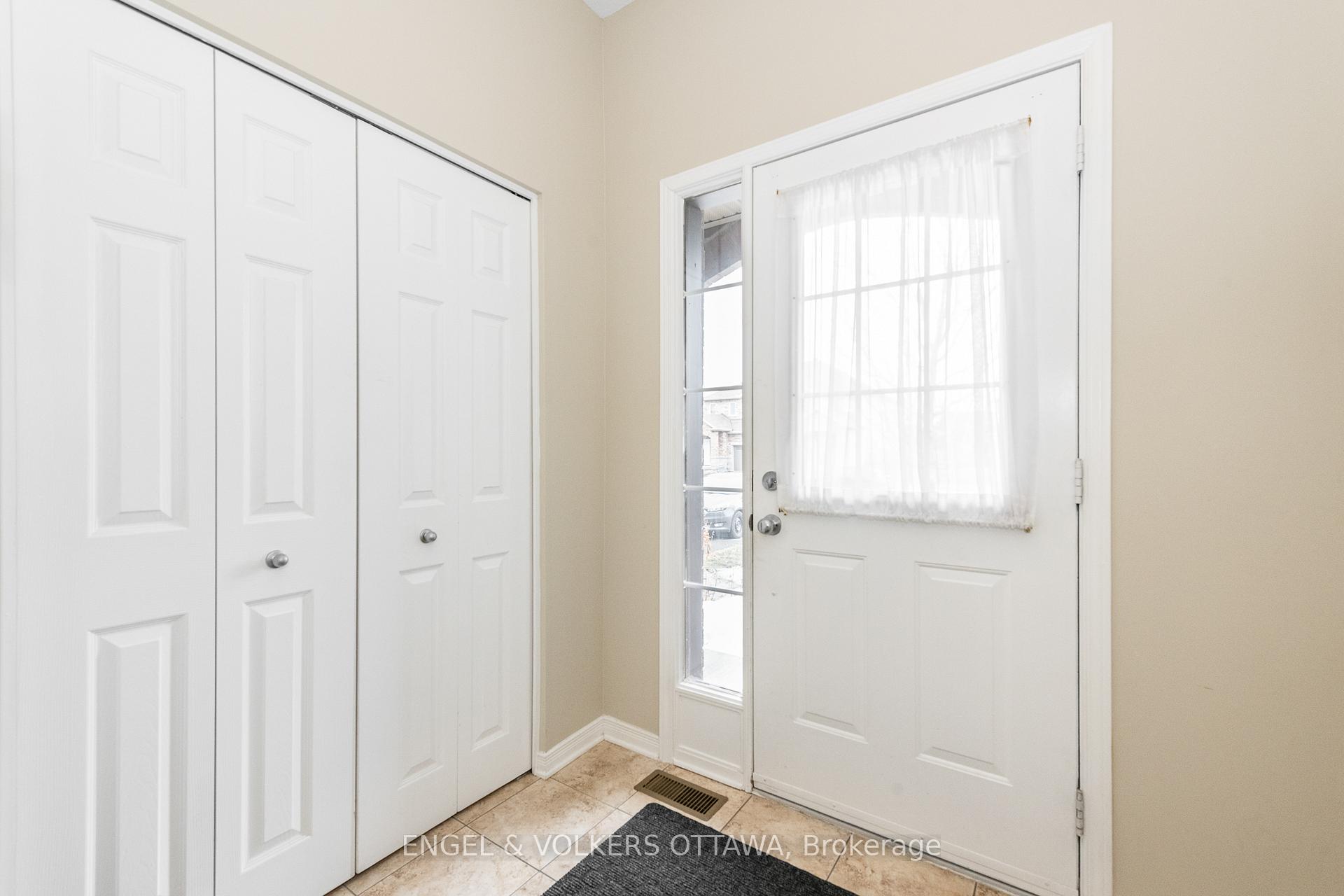 Photo 3 of 164 Claridge Drive W, Ottawa, Barrhaven - Longfields — HOMEH