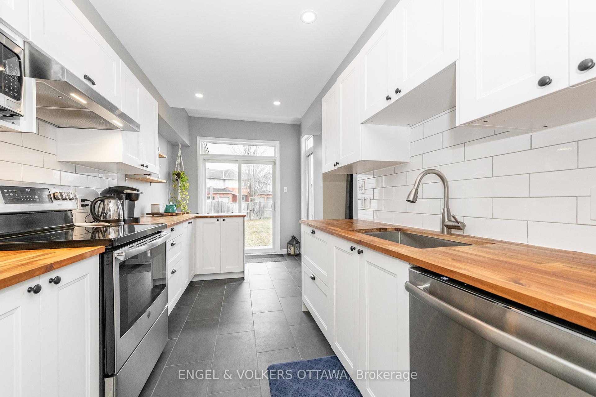 Photo 7 of 164 Claridge Drive W, Ottawa, Barrhaven - Longfields — HOMEH