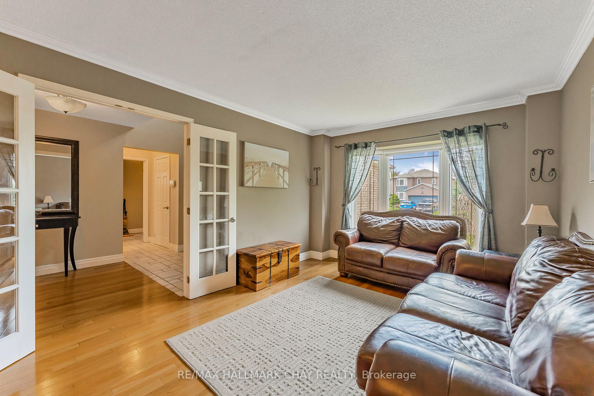 Photo 6 of 58 Carruthers Crescent, Barrie, Grove East — HOMEH