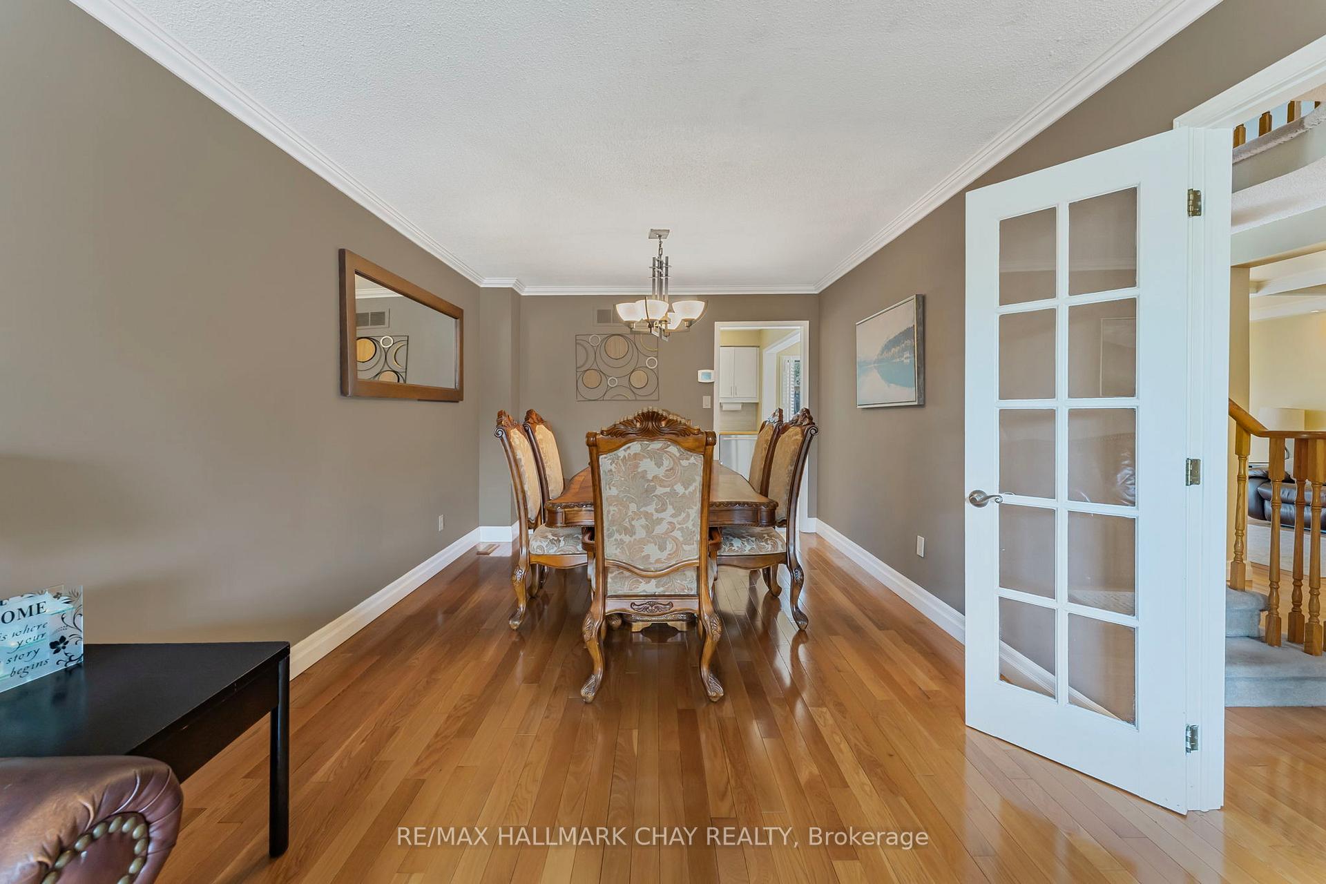 Photo 8 of 58 Carruthers Crescent, Barrie, Grove East — HOMEH