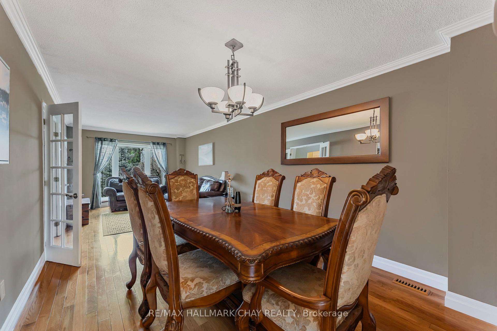 Photo 10 of 58 Carruthers Crescent, Barrie, Grove East — HOMEH